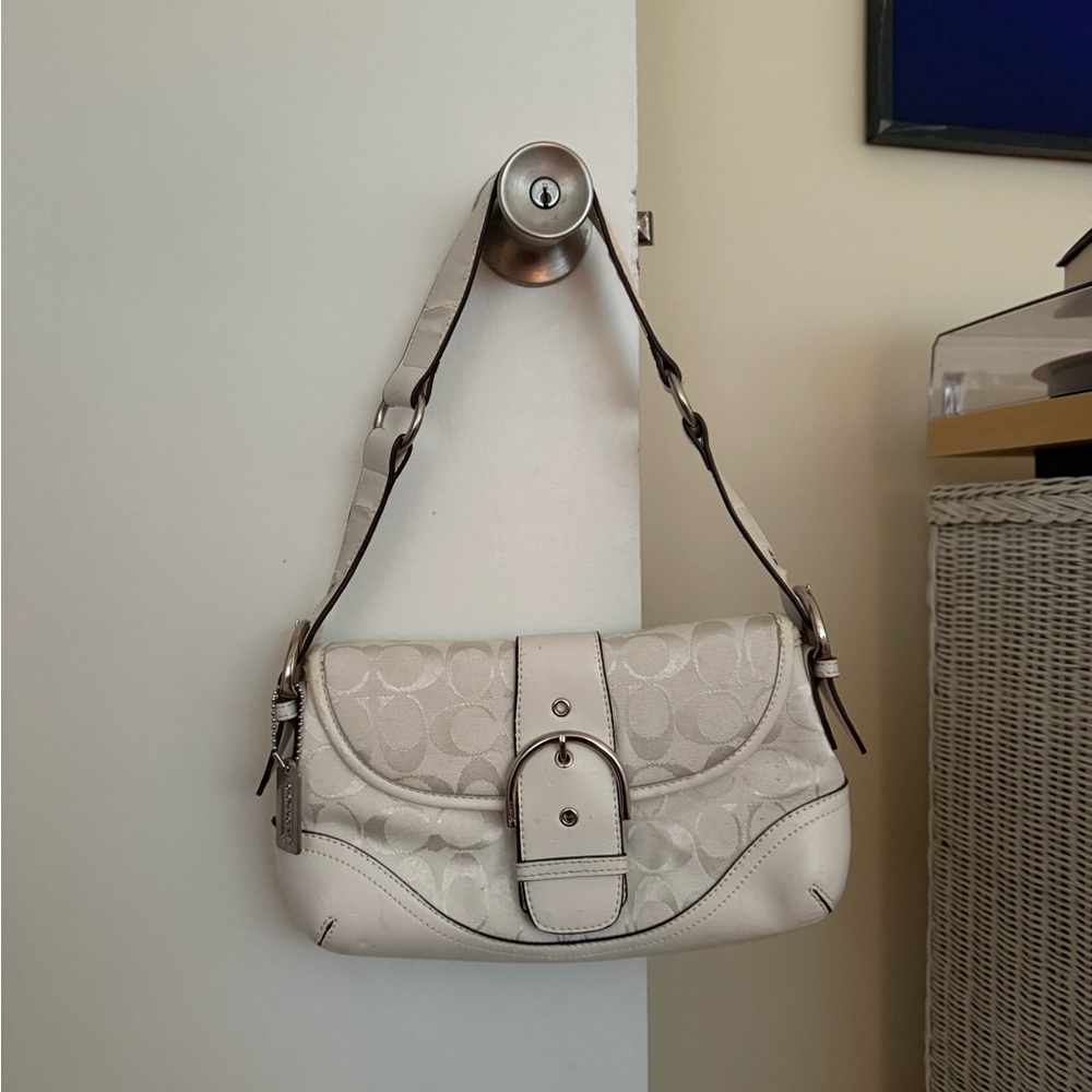 Elegant Cream Shoulder Bag